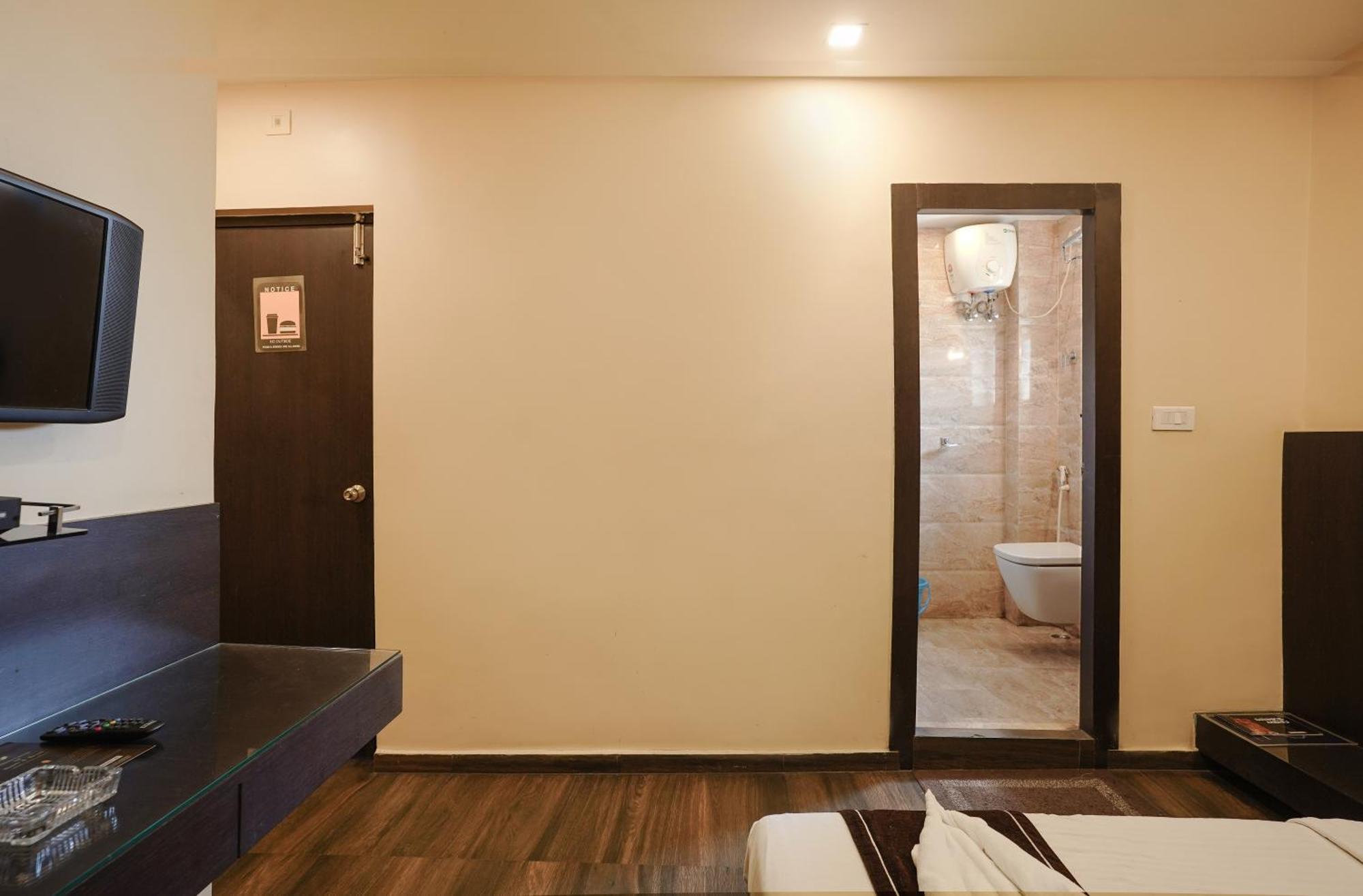 Hotel Sheldon International Near Science City Калькутта Экстерьер фото