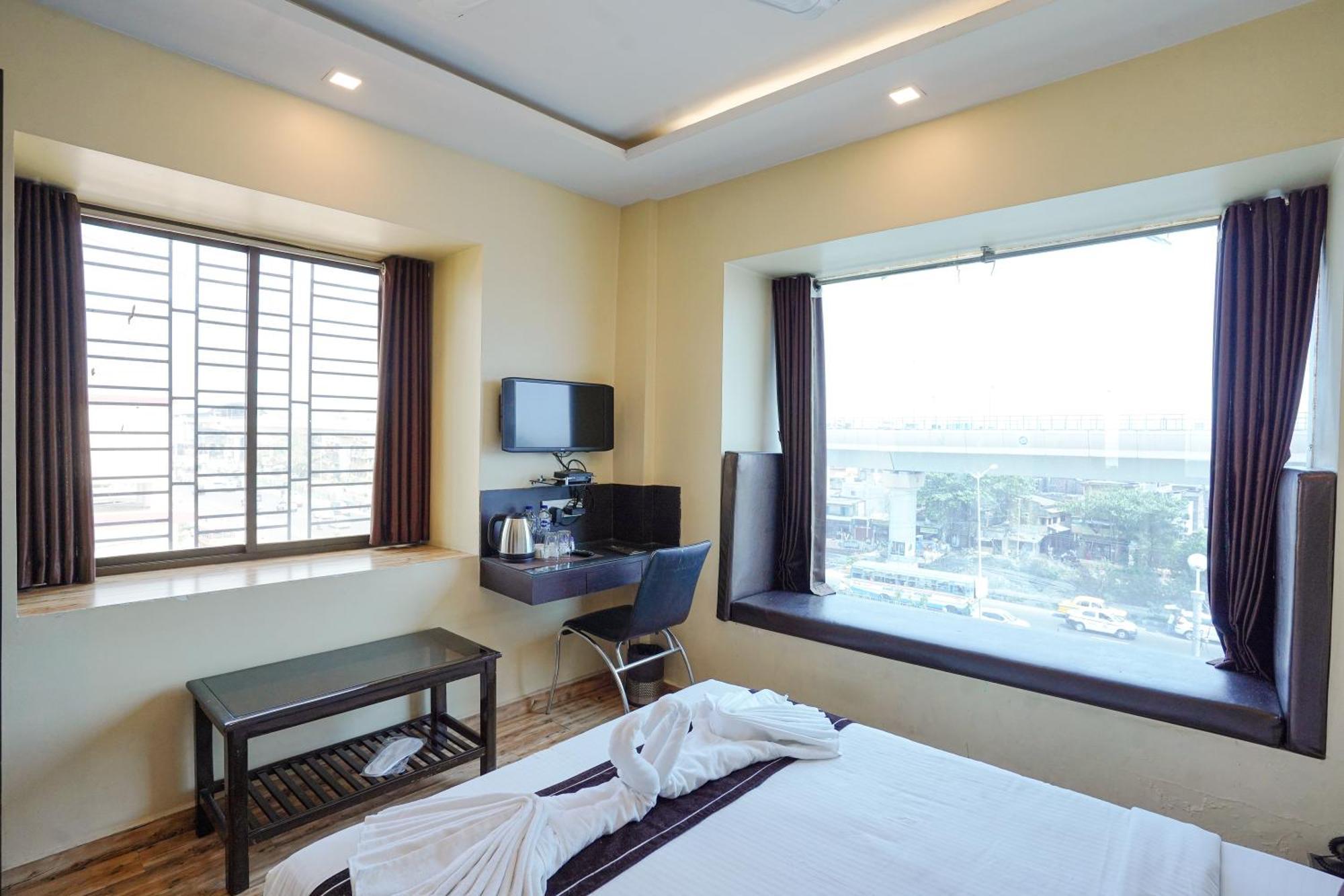 Hotel Sheldon International Near Science City Калькутта Экстерьер фото